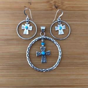 $69  Navajo Running Bear Native American Pendant & Earrings   Marked RB 925
